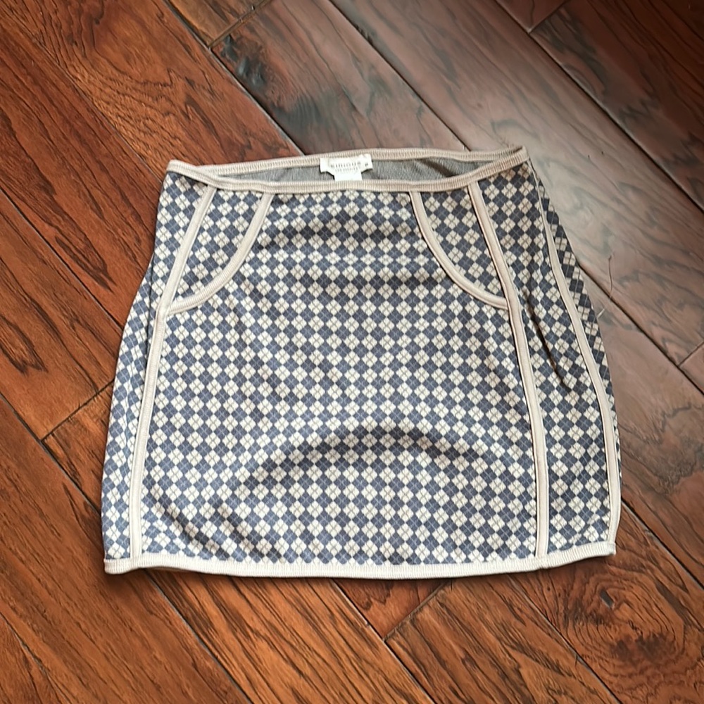 Kirious skirt size medium